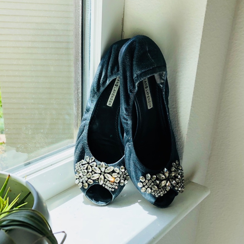 Vera Wang navy ballet flats w/ jewel embellishment
